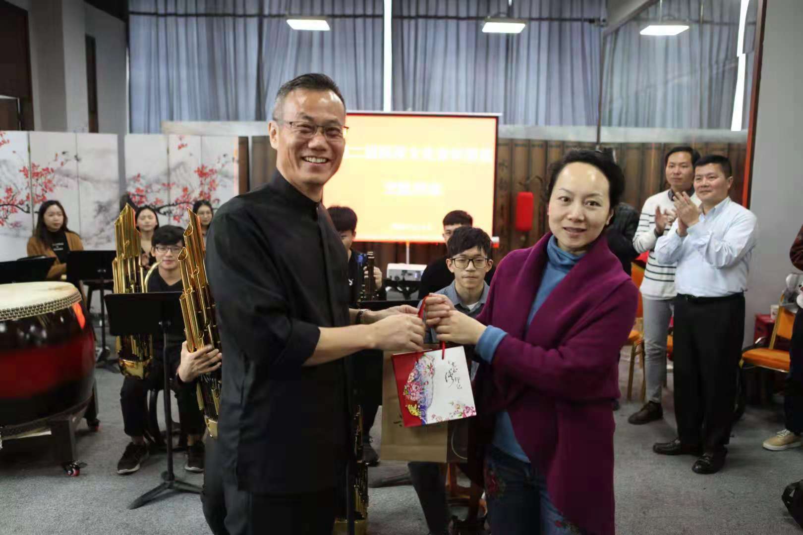 �ڶ��Ãɰ��Ļ�����ݼӢ����������س��������