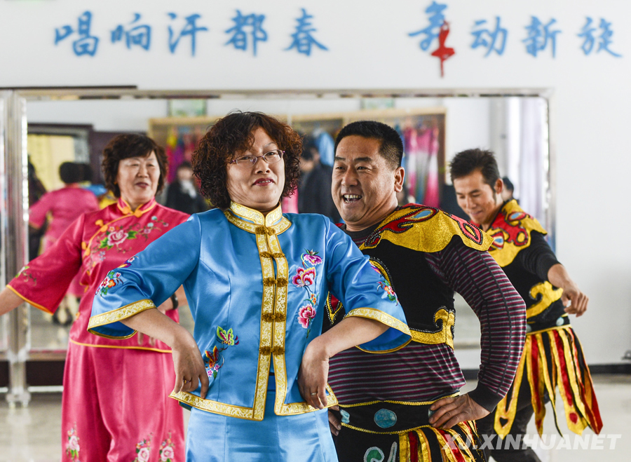 ׌�F(xi��n)���Ļ����Ҹ����������½����M�Ļ���l(f��)չ�󷱘s�C��