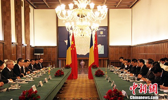 李克強:把中羅經(jīng)貿(mào)合作向縱深推進 打造新亮點 李克強:把中羅經(jīng)貿(mào)合作向縱深推進 打造新亮點