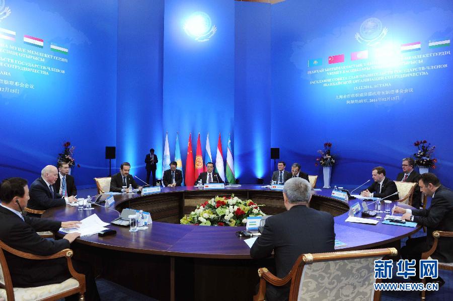 12��15�����Ї�����(w��)Ժ������ˏ��ڰ�˹���{��ϯ�Ϻ������M���ɆT���������X������ʮ���Ε��h�� ���A��ӛ�� ������ �z