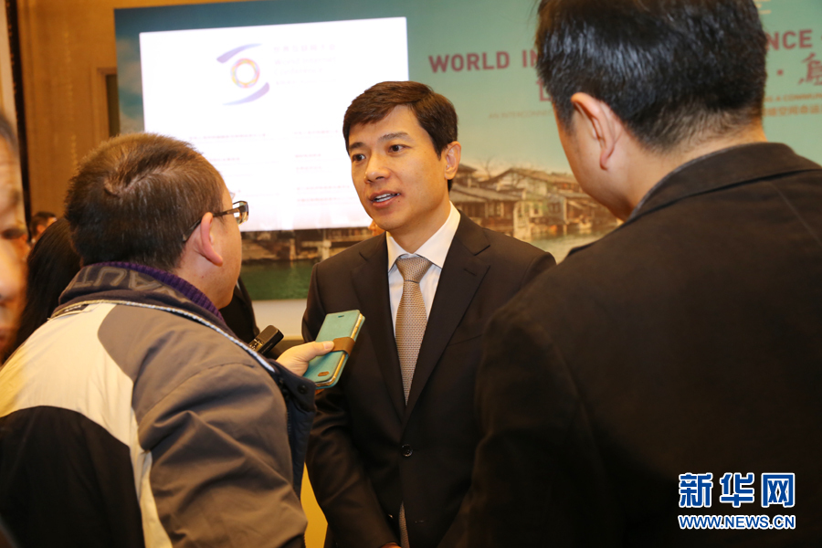 ���e�����绥(li��n)�W(w��ng)���(hu��)�_Ļʽ�F(xi��n)��(ch��ng)