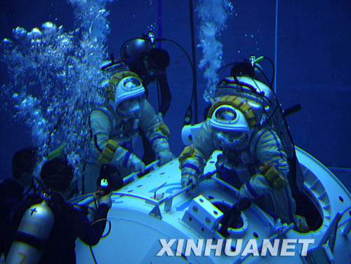 院士披露:“神舟十號(hào)”飛船將建空間站(組圖)