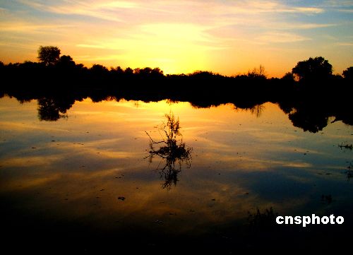 �Ї�������һƬ��������ء����~��(j��)�{������̎��(n��i)�ɹŰ�����������������Ŀǰ����H�����������֡���������С���һǧ������������һǧ�꣬��������һǧ�ꡱ�����u��ÿ�������@�ﶼ�������o��(sh��)�zӰ�ۺ��߼������ߵĵ�����������l(f��) ���� �z