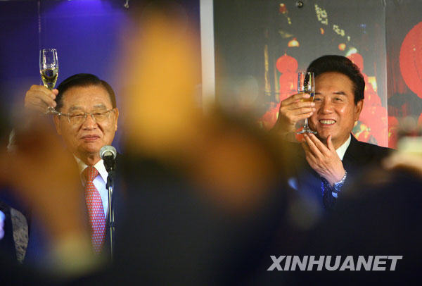 11��4�����ں����xʽ��������e�еľƕ��ϣ�����ֺͽ��������e�Ʊ�����(d��ng)�������f(xi��)�����L����ֺͺ����������L���������_����ͬ�����ˡ����{�ɰ����\�f(xi��)�h�������{�ɰ����\�f(xi��)�h�������{�ɰ��]���f(xi��)�h���͡����{�ɰ�ʳƷ��ȫ�f(xi��)�h���� ���A��ӛ���ϏV���z