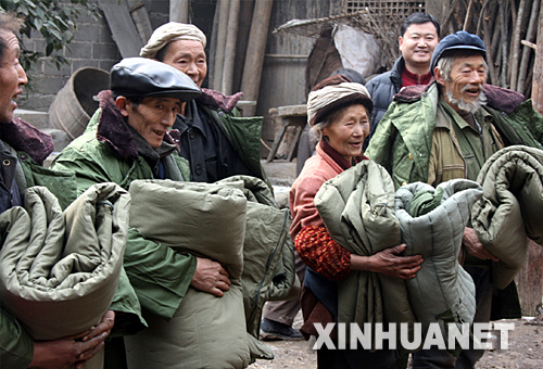 �Ĵ��fԴ���S��l(xi��ng)Ƚ�҉δ��ܞ�(z��i)�����յ���(d��ng)?sh��)������́������¡��ޱ��?��30�Քz���� 1��11���ԁ��������С��츮֮�������u(y��)���Ĵ����󲿷ֵ؅^(q��)���F(xi��n)�˺�Ҋ�ĳ��m(x��)��(qi��ng)������ѩ�^����ȫʡ19��(g��)�У��ݣ���99��(g��)�h���С��^(q��)��������50���vʷͬ�����(y��n)�ص���ѩ������(z��i)����1030���f�˲�ͬ�̶��ܞ�(z��i)��Ⱥ�����a(ch��n)����ͽ�(j��ng)��(j��)���(hu��)�ܵ���(y��n)��Ӱ��� &nbsp;&nbsp;&nbsp;&nbsp;�ں�Ҋ�Ĵ��(z��i)��ǰ���Ĵ�ʡί��ʡ��������ˡ�����(g��)�_����������(j��)�����P(gu��n)���T����Ҫ��Ѹ���ɳ��ˆT�s����(z��i)�^(q��)������ѩ���_���ܞ�(z��i)Ⱥ����������õ��������_����ͨ��ͨ�ʹ��\(y��n)�������_����ˮ������������ͨ�������\(y��n)�У��_����(z��i)�^(q��)��r(ji��)��(w��n)�������(hu��)��(w��n)�����_���ў�(z��i)�����͵�����޶����_�����Þ�(z��i)�����a(ch��n)�Ϳ���(z��i)�Ծȵȸ��(xi��ng)��(zh��n)�乤���� ���A��l(f��)