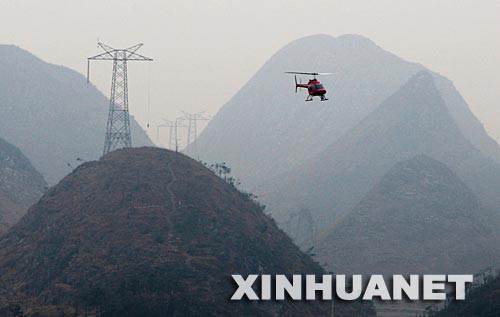 2��17����һ��ֱ���C�ڏV�|ʡ�������Ǝr�(zh��n)�����ܱ�ѩ��(z��i)���ġ�500ǧ������ݔ늾�·�Ğ�(z��i)���ؽ���r�M��Ѳ��������ݔ늾�·���F����λ����ɽ�����У�����ķeѩ������δ�ڻ����˹�Ѳ����y�Ⱥܴ��B�Ձ�������늾W(w��ng)��˾����ֱ���C������ݔ늾�·��̎�ĸ�ɽ�^(q��)���M��Ѳ�������ÙC�d�O(sh��)���M���Ĕz�����r�l(f��)�F(xi��n)���Ϻ��[������ȫ��֏�(f��)����ṩ�Y�ϡ�