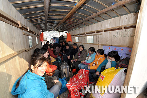 1��31�գ� һЩ���l(xi��ng)�W���������(w��)���ˆT�����ɴ��ؼ��� ��̎��eɽ�^(q��)�İ��ջ�ɽ�h��1��12��������50��һ�����ش�ѩ��(z��i)��ɽ·��ͨ�����S��ɽ�^(q��)Ⱥ�����l(xi��ng)�ͳ�����������?sh��)������ڴ_����ȫ����r�������÷��ӎXˮ��������l���ӏ�ˮ·���\���R�r���{(di��o)ʮ�חl���δ��䮔���\����Ŀǰ��20���l���\��ֻ�վ��\ݔ����1000����������?sh��)����������P(gu��n)���T��ȡ24С�r��ȫ�O(ji��n)�صȶ�헴�ʩ�_���˿Ͱ�ȫ��