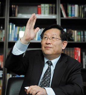 ����С���� �f����h�壬1952��8�������Ϻ��ˣ��¹��h�h�T�����˄�˹�������I(y��)��W(xu��)�Cеϵ���I(y��)���о����W(xu��)�v����ʿ�W(xu��)λ�������������Ϻ�ͬ����W(xu��)У�L���F(xi��n)��ȫ�����f(xi��)����ϯ���¹��h������ϯ���ƌW(xu��)���g(sh��)�����L��