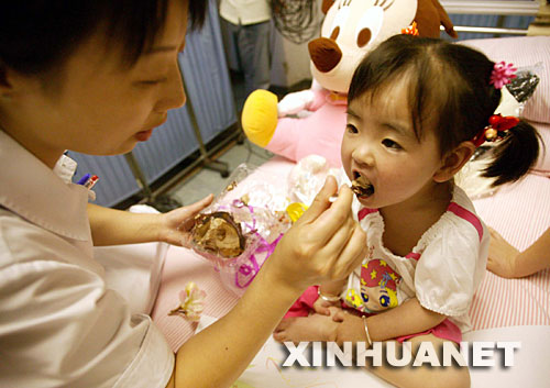 5��31�������Kʡ�����t(y��)Ժ���o(h��)ʿ�ڐ��Ĳ���ι��ܰܲ�Ե��⡣��(d��ng)�հ������Ĵ������(z��i)�^(q��)С���T��ܰܲ��(l��i)���Ͼ����M(j��n)�뽭�Kʡ�����t(y��)Ժ�������w�������Ŀ���(f��)�ί������鰲�b��֫����(zh��n)���� 5��14�գ��ڵ������Ĵ������h���������ڿ��������µ�3�qСŮ����ܰܲ�������y��ĸ�����w���o(h��)���c����?f��n)��?0����(g��)С�r(sh��)��@�������t(y��)���(du��)�����(hu��)�����P(gu��n)������Сܰܲ�����Ļ֏�(f��)��r������