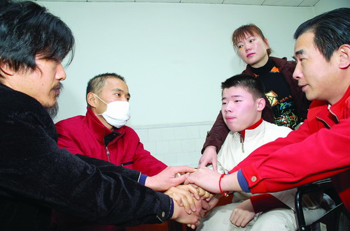 4��5�գ��S�����ӣ���һ���������S�W(xu��)�ģ���һ����(l��i)�����Ÿ�һ�t(y��)Ժ�����S��(gu��)�ۣ�����������ƵĽ�(j��ng)�v׌�Ă�(g��)�˵��־o�o��������һ�����D�����